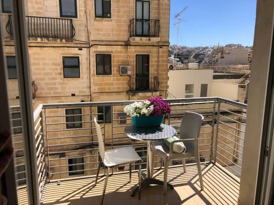 Well Located 2 Bedroom Flat In St.julians * Saint Julian's